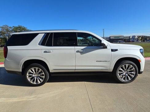 Used 2024 GMC Yukon Denali w/ Denali Reserve Package image 6