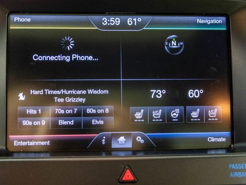 Used 2014 Ford Explorer Limited w/ Equipment Group 301A AWD/4WD image 27