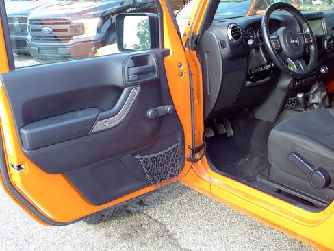 Used 2015 Jeep Wrangler Sport w/ Quick Order Package 23S AWD/4WD image 7