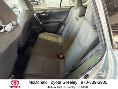 Used 2022 Toyota RAV4 XLE w/ Carpet Mat Package (TMS) AWD/4WD image 17