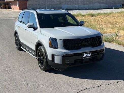 Used 2025 Kia Telluride SX Prestige X-Pro AWD/4WD image 2