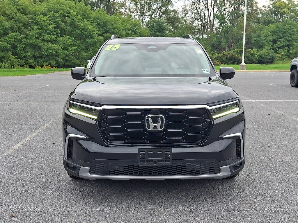 Used 2025 Honda Pilot Elite image 2