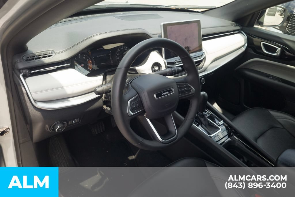 Used 2025 Jeep Compass Limited AWD/4WD image 14