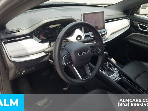 Used 2025 Jeep Compass Limited AWD/4WD image 14