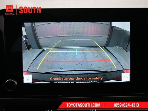 Used 2025 Toyota Camry SE image 19