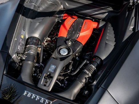 Used 2020 Ferrari F8 Tributo image 34