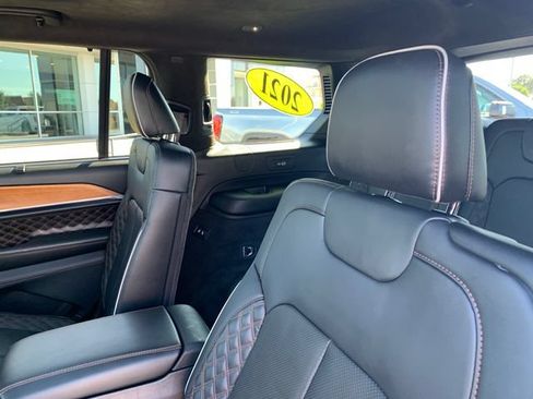 Used 2021 Jeep Grand Cherokee L Summit AWD/4WD image 17
