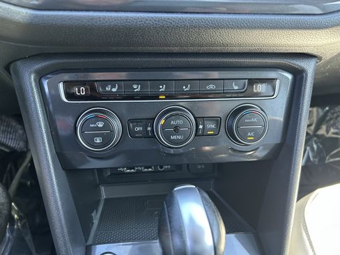 Used 2020 Volkswagen Tiguan SEL image 15