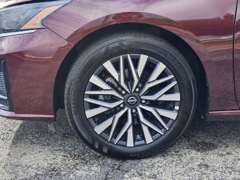 Used 2025 Nissan Altima 2.5 SV FWD image 9