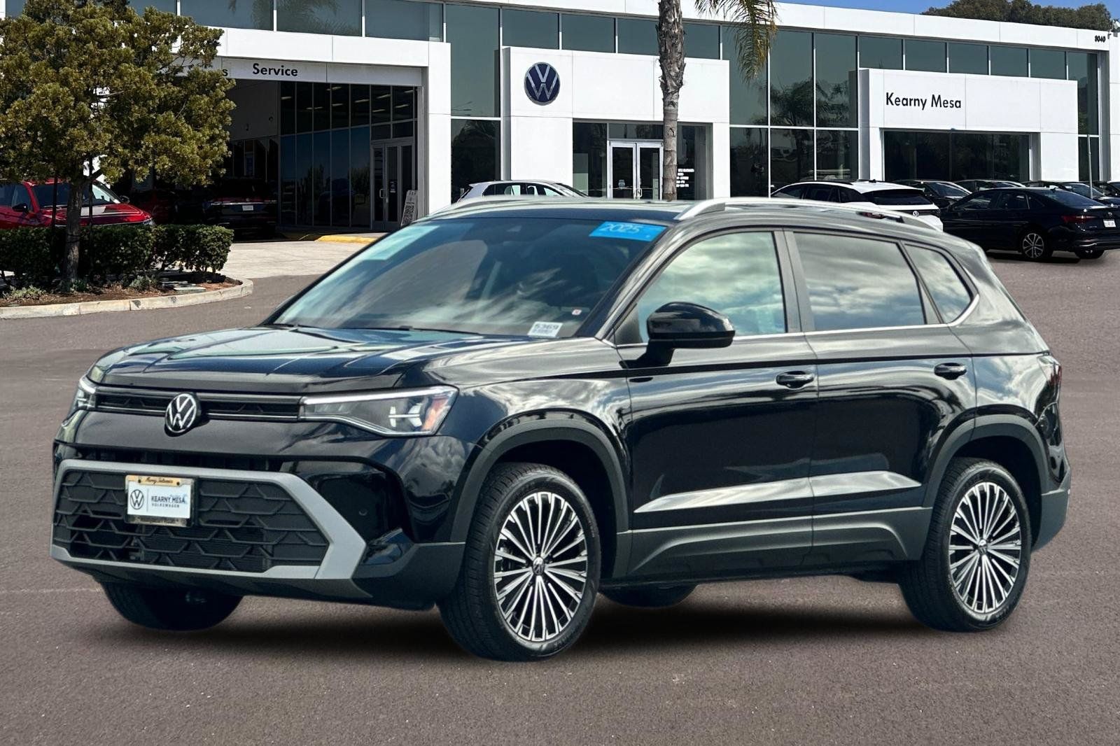 Used 2025 Volkswagen Taos SE FWD image 8