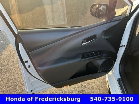 Used 2022 Toyota Prius FWD image 9