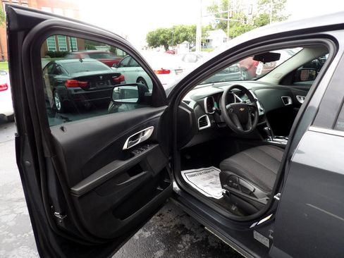 Used 2017 Chevrolet Equinox LS image 12