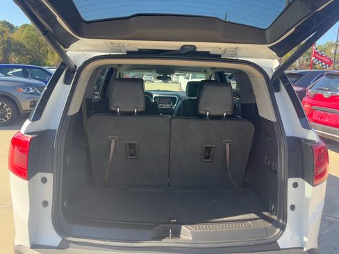 Used 2019 GMC Acadia SLT image 8