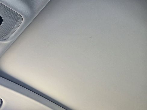 Used 2023 Audi Q8 Premium image 31