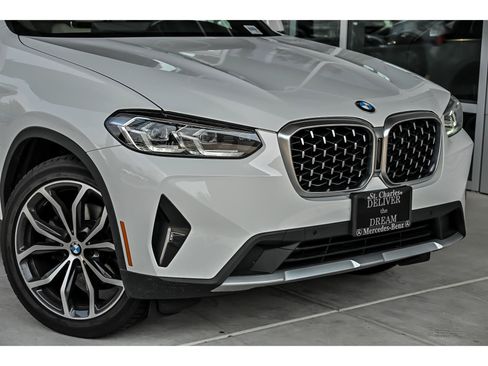 Used 2023 BMW X4 xDrive30i w/ Convenience Package AWD/4WD image 2