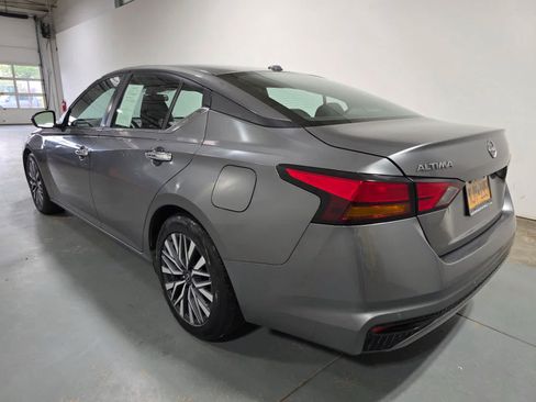 Used 2023 Nissan Altima 2.5 SV FWD image 3
