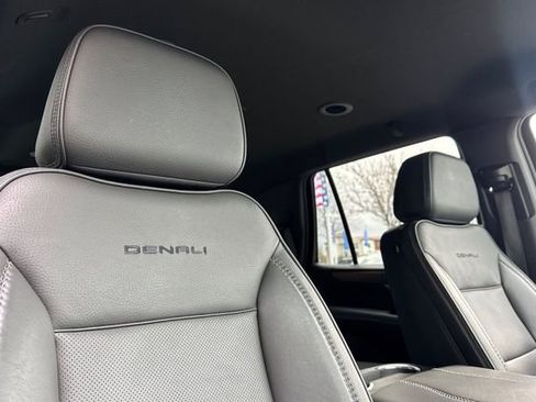 Used 2025 GMC Yukon Denali image 18
