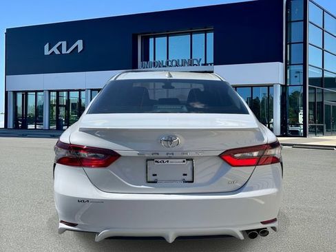 Used 2023 Toyota Camry SE FWD image 5