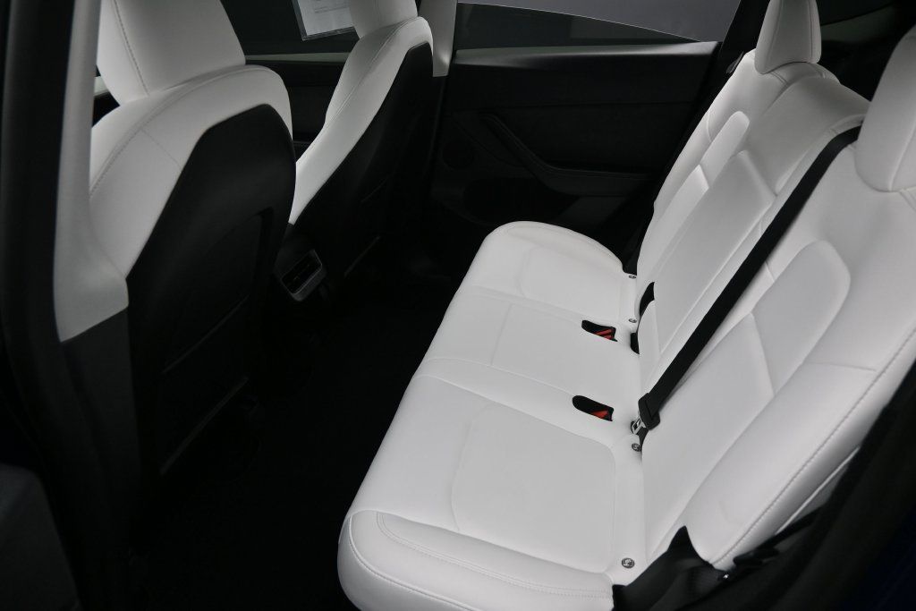 Used 2024 Tesla Model Y 2WD image 26