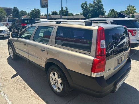 Used 2005 Volvo XC70 AWD/4WD image 7