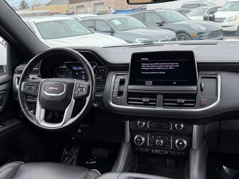 Used 2021 GMC Yukon XL SLT AWD/4WD image 17
