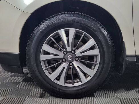 Used 2017 Nissan Pathfinder SL w/ SL Premium Package AWD/4WD image 22