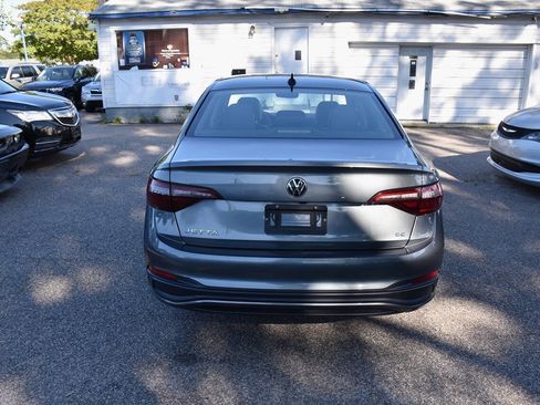 Used 2024 Volkswagen Jetta SE FWD image 5