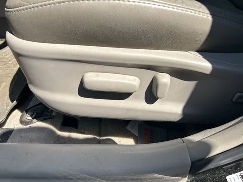 Used 2011 Toyota Camry XLE w/ XLE Extra-Value Pkg #2 image 14