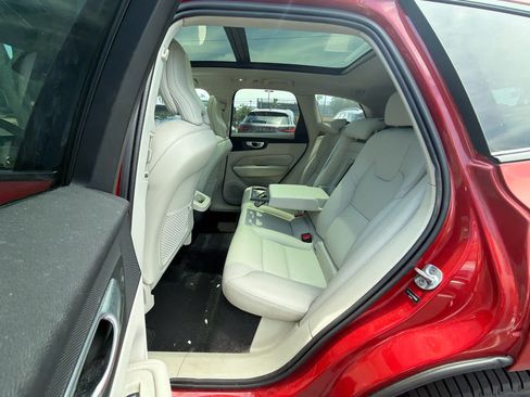 Used 2024 Volvo XC60 B5 Plus AWD/4WD image 26