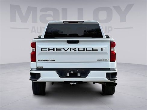 Used 2023 Chevrolet Silverado 1500 Custom image 5