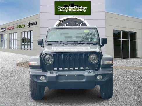 Used 2022 Jeep Wrangler Sport AWD/4WD image 2
