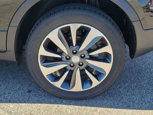 Used 2022 Buick Encore Preferred w/ Safety Package AWD/4WD image 5