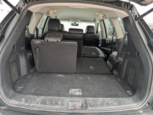 Used 2018 Nissan Pathfinder SL image 17