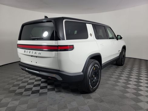 Used 2025 Rivian R1S Adventure AWD/4WD image 5