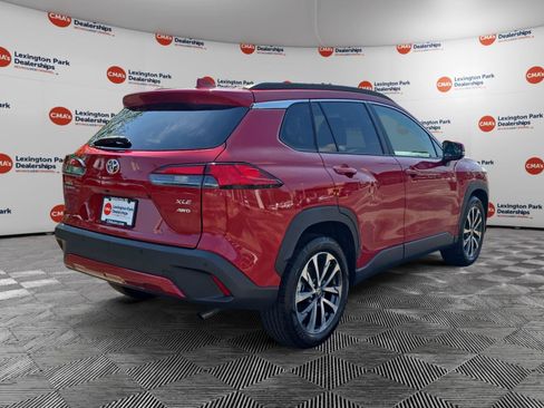 Used 2024 Toyota Corolla Cross XLE AWD/4WD image 7