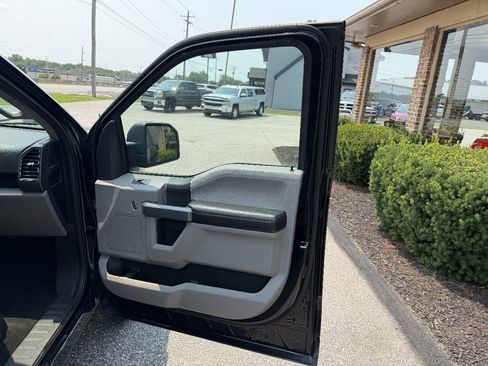 Used 2018 Ford F150 XLT AWD/4WD image 27