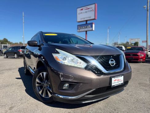Used 2017 Nissan Murano SV image 1