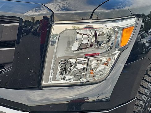 Used 2021 Nissan Titan SV w/ SV Convenience Package AWD/4WD image 50