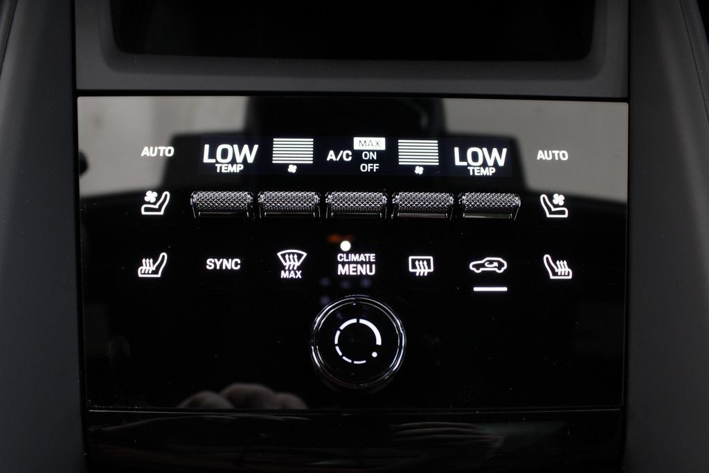 Used 2024 Porsche Macan 4 Electric AWD/4WD image 36