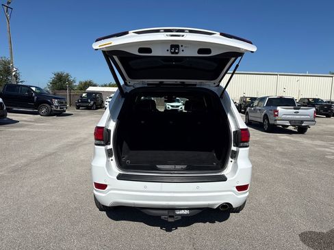 Used 2020 Jeep Grand Cherokee Altitude RWD image 29