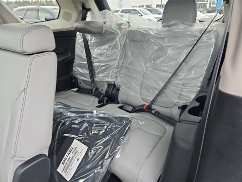 New 2025 Honda Pilot Touring image 25