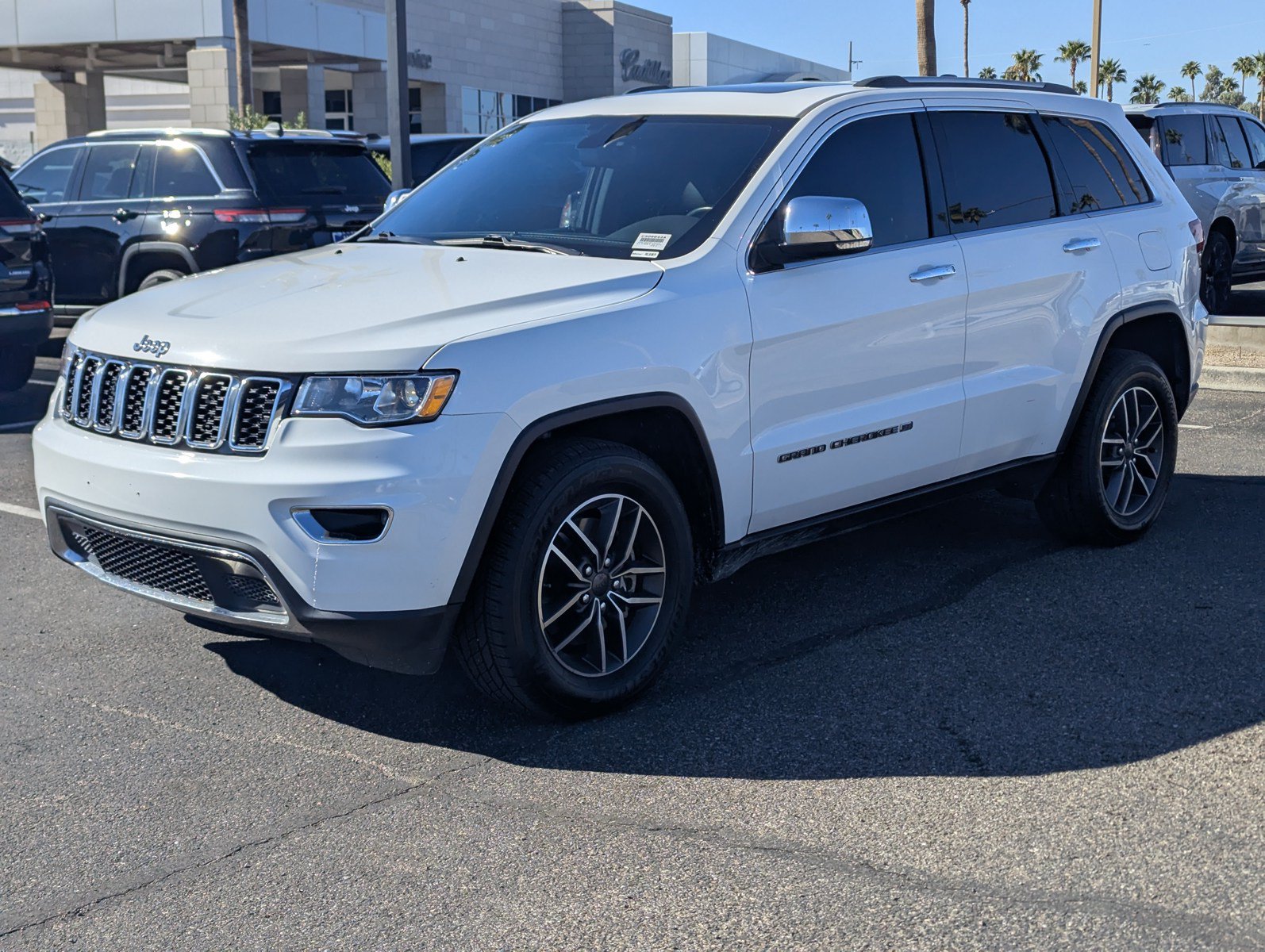 Used 2022 Jeep Grand Cherokee Limited AWD/4WD image 5