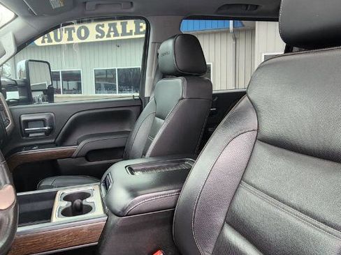 Used 2017 GMC Sierra 3500 Denali w/ Duramax Plus Package image 19