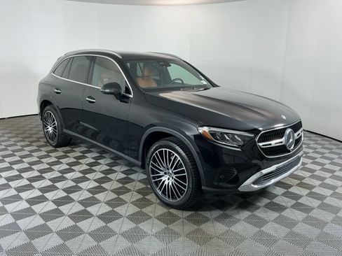 Used 2024 Mercedes-Benz GLC 300 4MATIC image 3