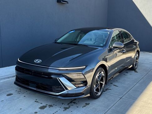 Certified 2025 Hyundai Sonata SEL image 1