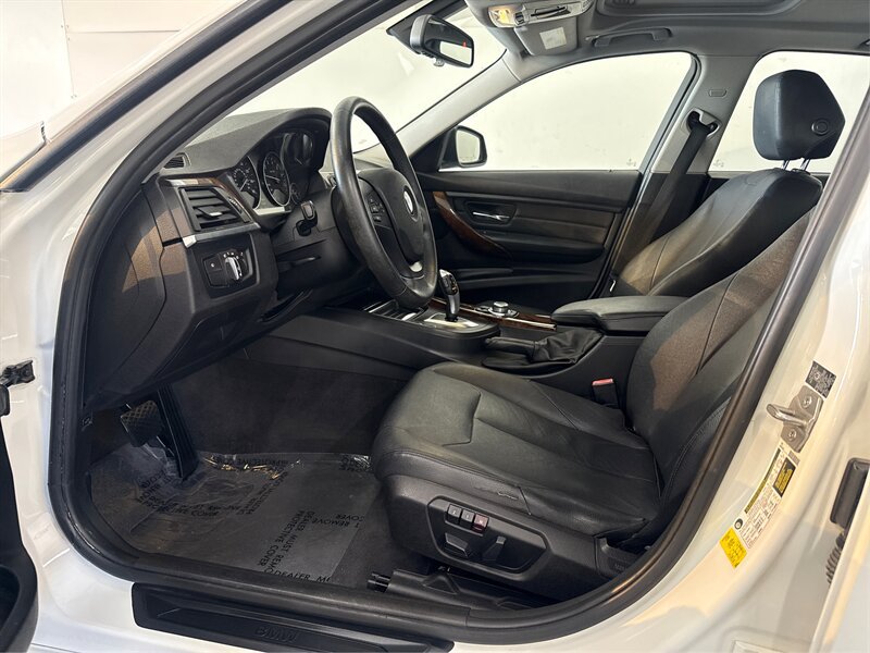 Used 2013 BMW 328i Sedan RWD image 9