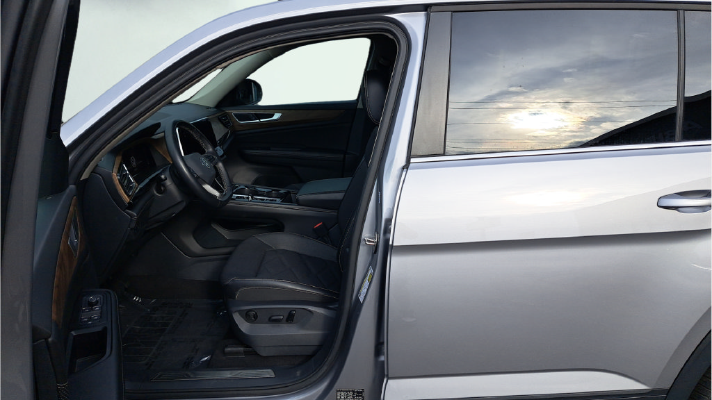 Used 2024 Volkswagen Atlas SE AWD/4WD image 9