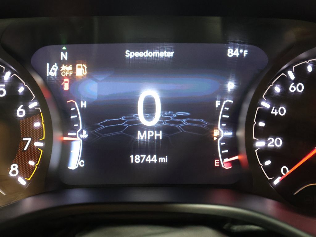 Used 2023 Jeep Compass Latitude AWD/4WD image 40