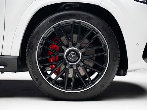 Used 2025 Mercedes-Benz GLS 63 AMG 4MATIC image 43