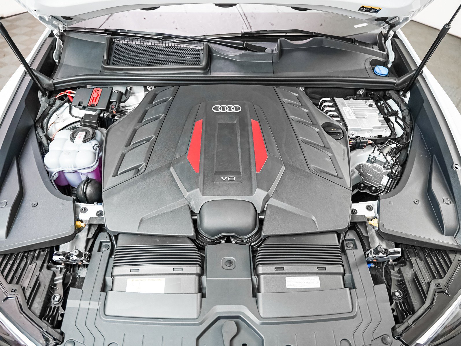 New 2026 Audi SQ8 Prestige AWD/4WD image 4